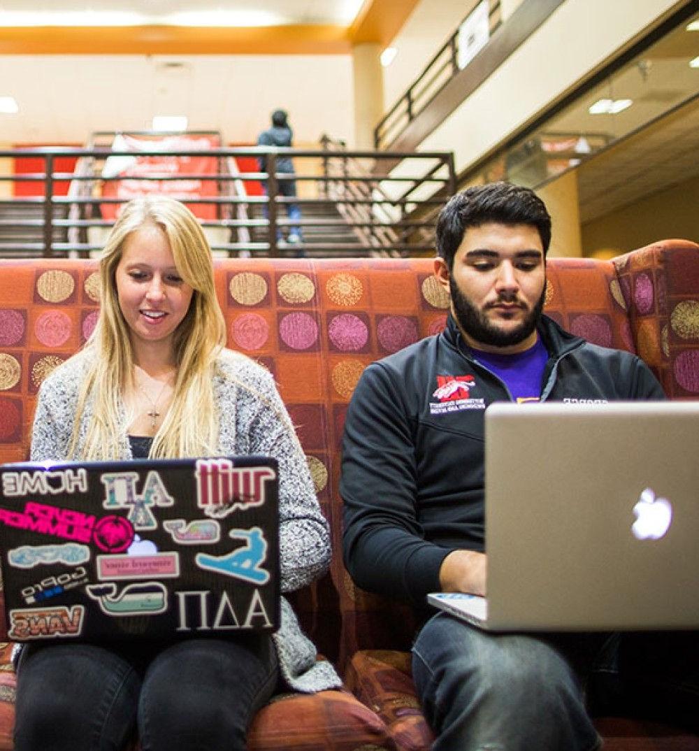 Wittenberg University Students on Computers